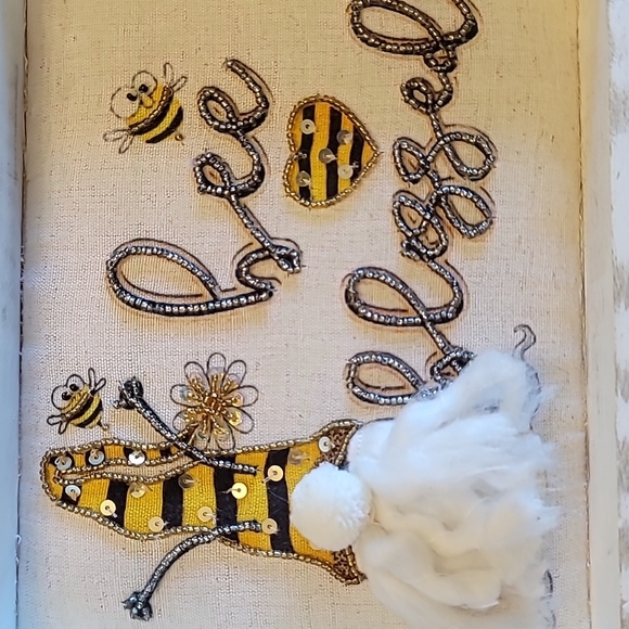 Bee Blessed pictures - Picture 7 of 7